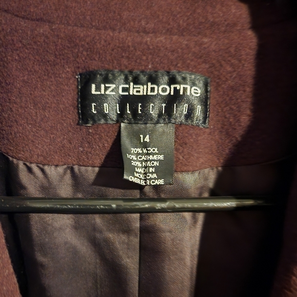 LIZ CLAIBORNE COLLECTION  SUIT JACKET. ( SIZE-- 14 ). - Picture 3 of 12
